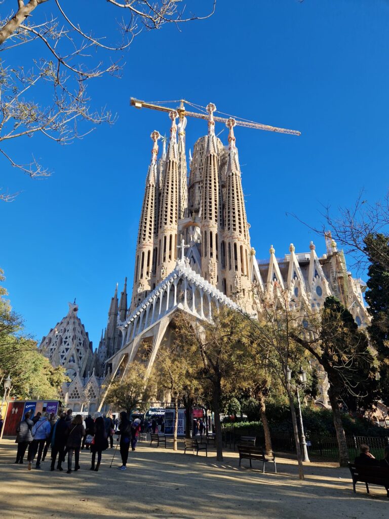 Sagrada Família com guia brasileiro