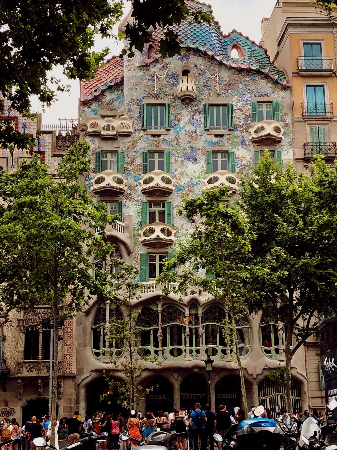 Casa Batlló com Guia Brasileiro - Nikola Pavlačková no Pexels